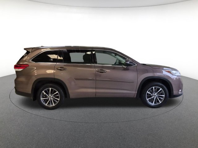 Used 2018 Toyota Highlander XLE SUV