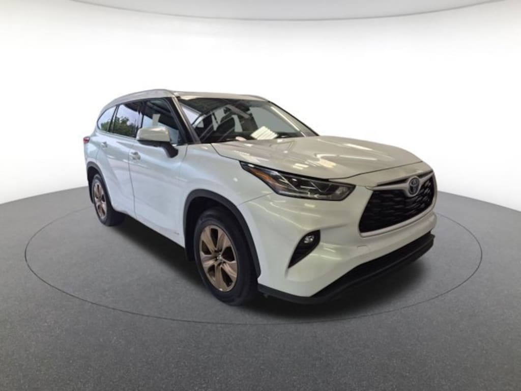Used 2022 Toyota Highlander Hybrid Bronze Edition SUV