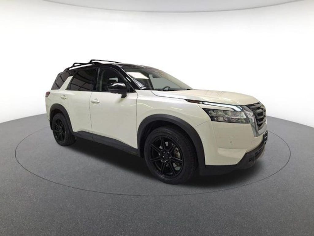 Used 2024 Nissan Pathfinder SL SUV