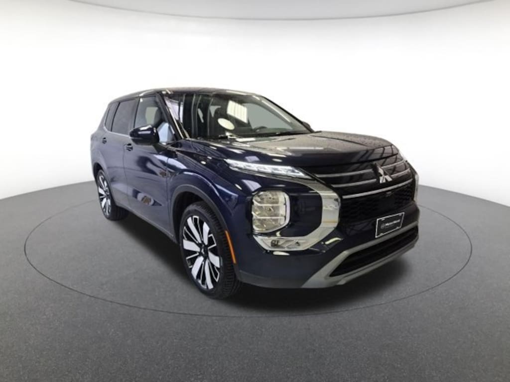 Used 2025 Mitsubishi Outlander SE SUV