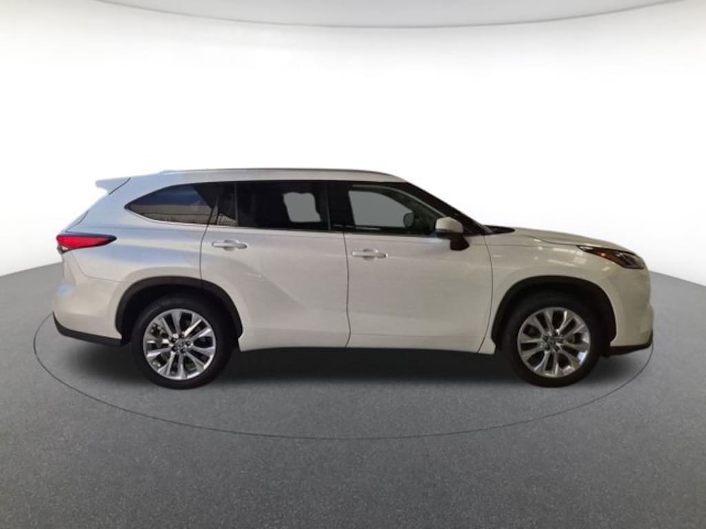 Used 2023 Toyota Highlander Hybrid Limited SUV