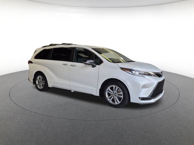 Used 2023 Toyota Sienna XSE Minivan/Van