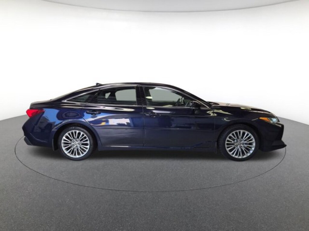 Used 2022 Toyota Avalon Hybrid Limited Sedan