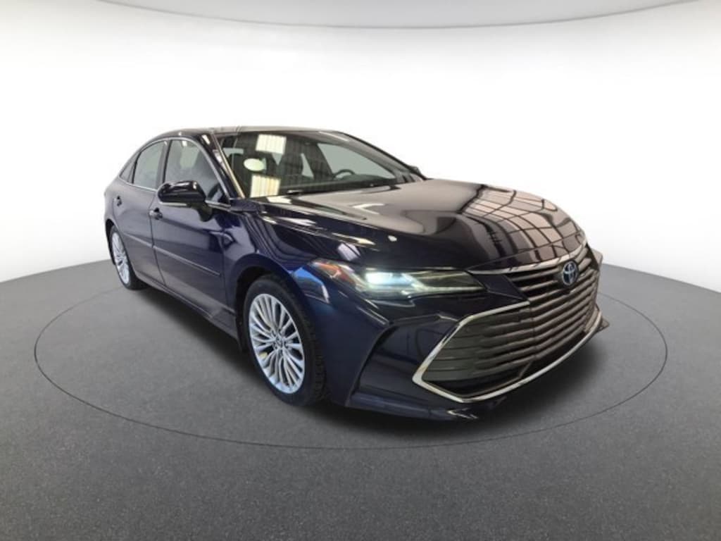 Used 2022 Toyota Avalon Hybrid Limited Sedan