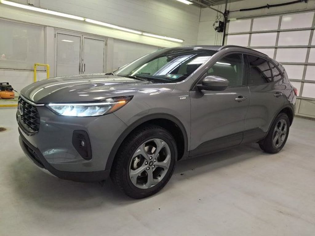 Used 2025 Ford Escape ST-Line Select SUV