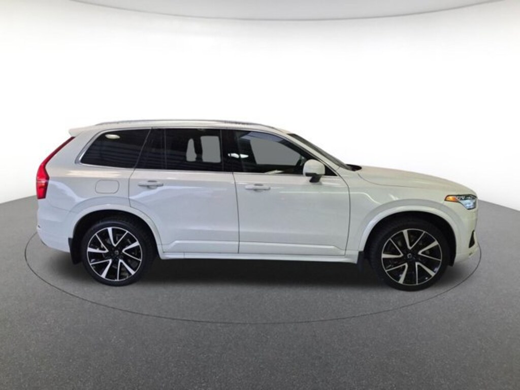 Used 2022 Volvo XC90 T6 Momentum SUV