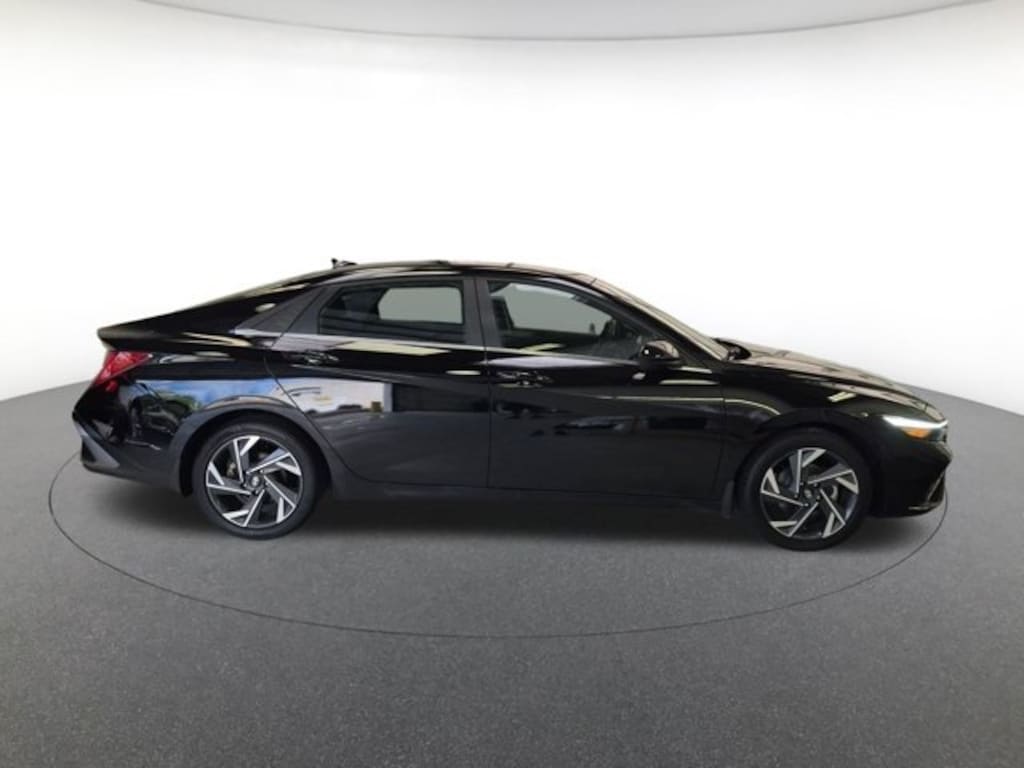 Used 2024 Hyundai Elantra SEL Sedan