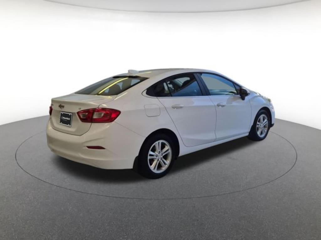 Used 2017 Chevrolet Cruze LT Sedan