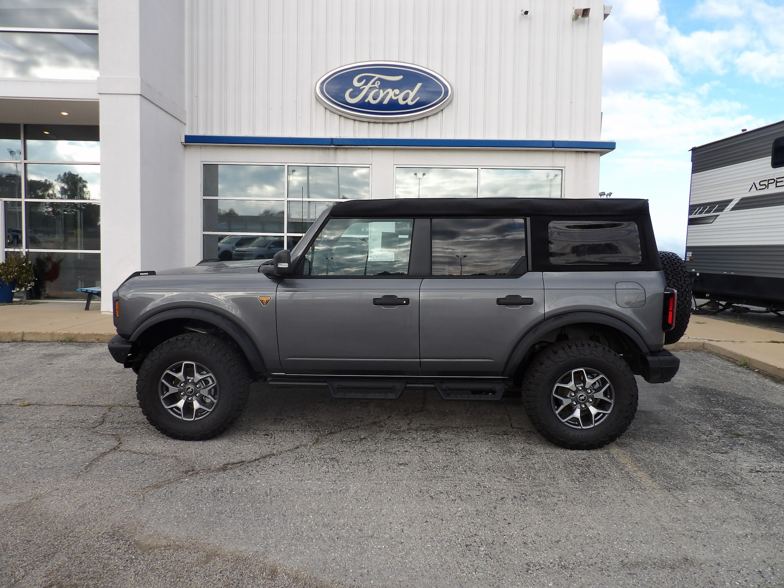 2024 Ford Bronco 4-Door Badlands