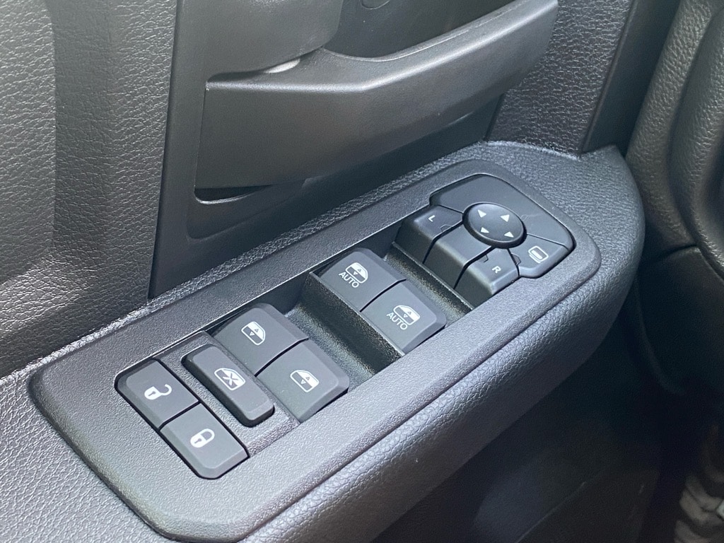 2026 RAM 3500 Chassis Tradesman - Photo 12