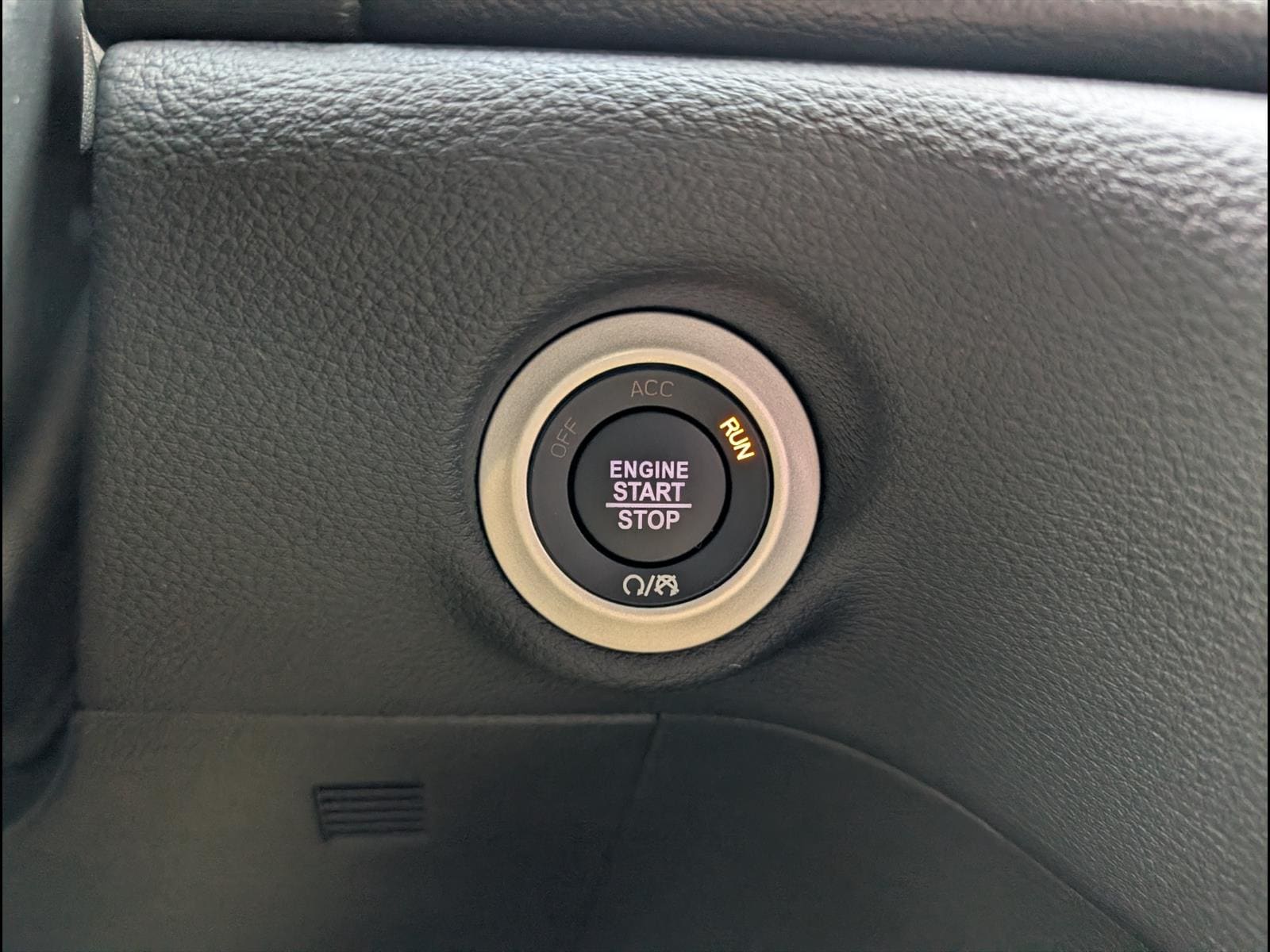 2025 Chrysler Pacifica Select - Photo 6
