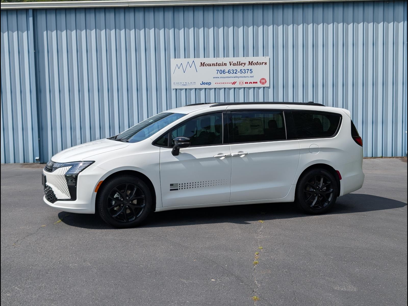 2027 Chrysler Pacifica Select