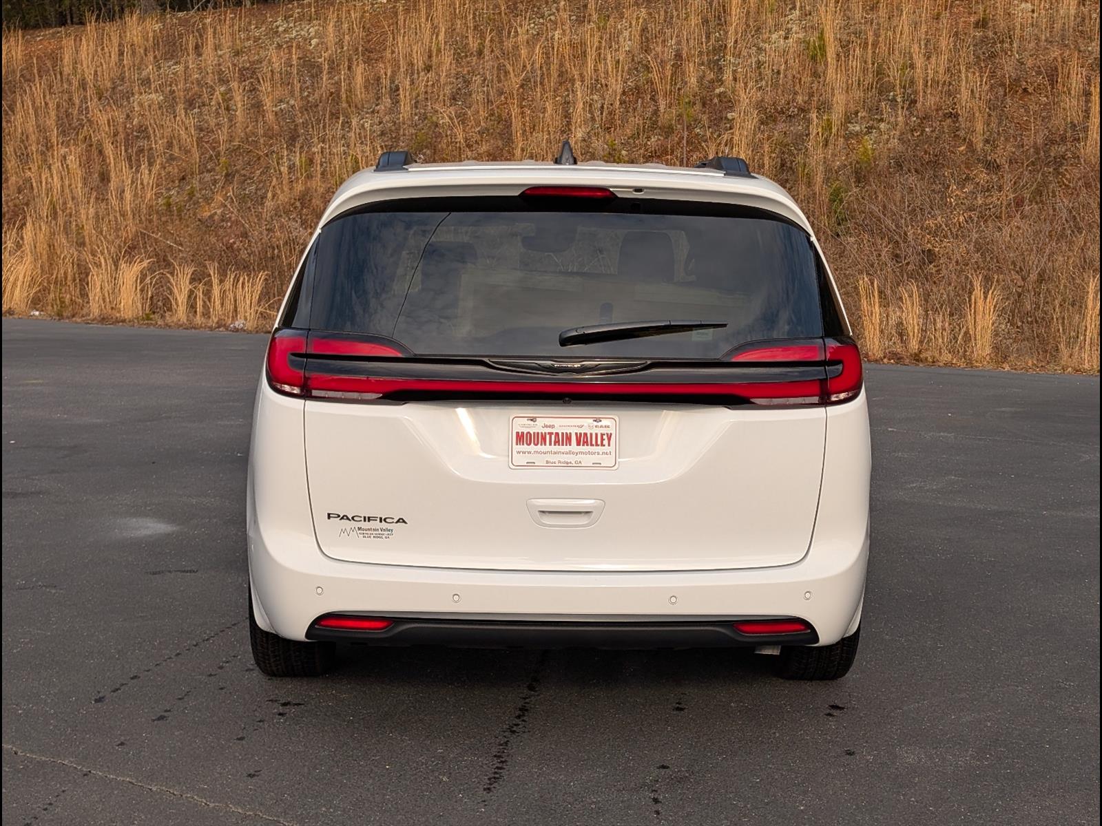2025 Chrysler Pacifica Select - Photo 20