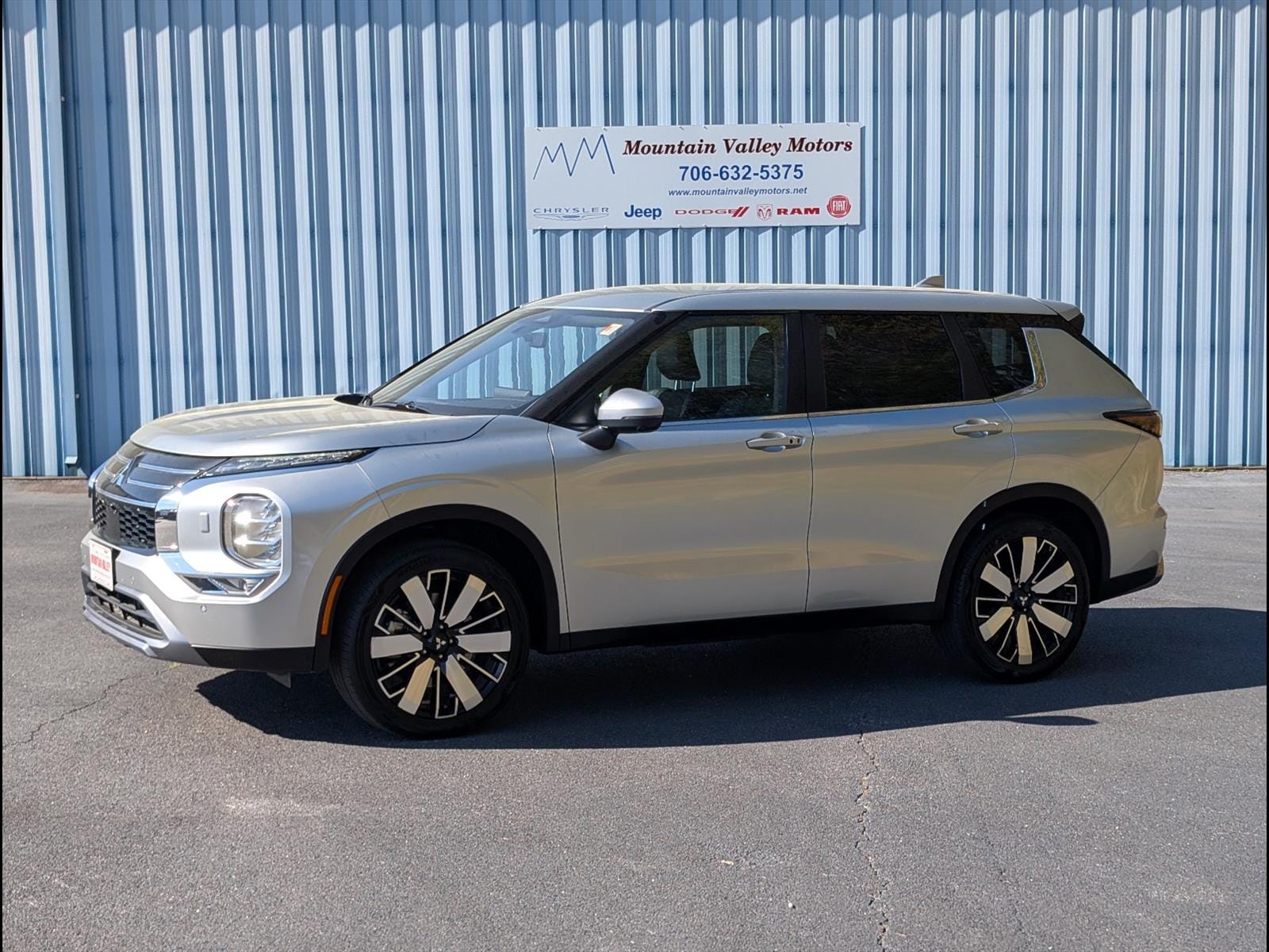 2025 Mitsubishi Outlander SE