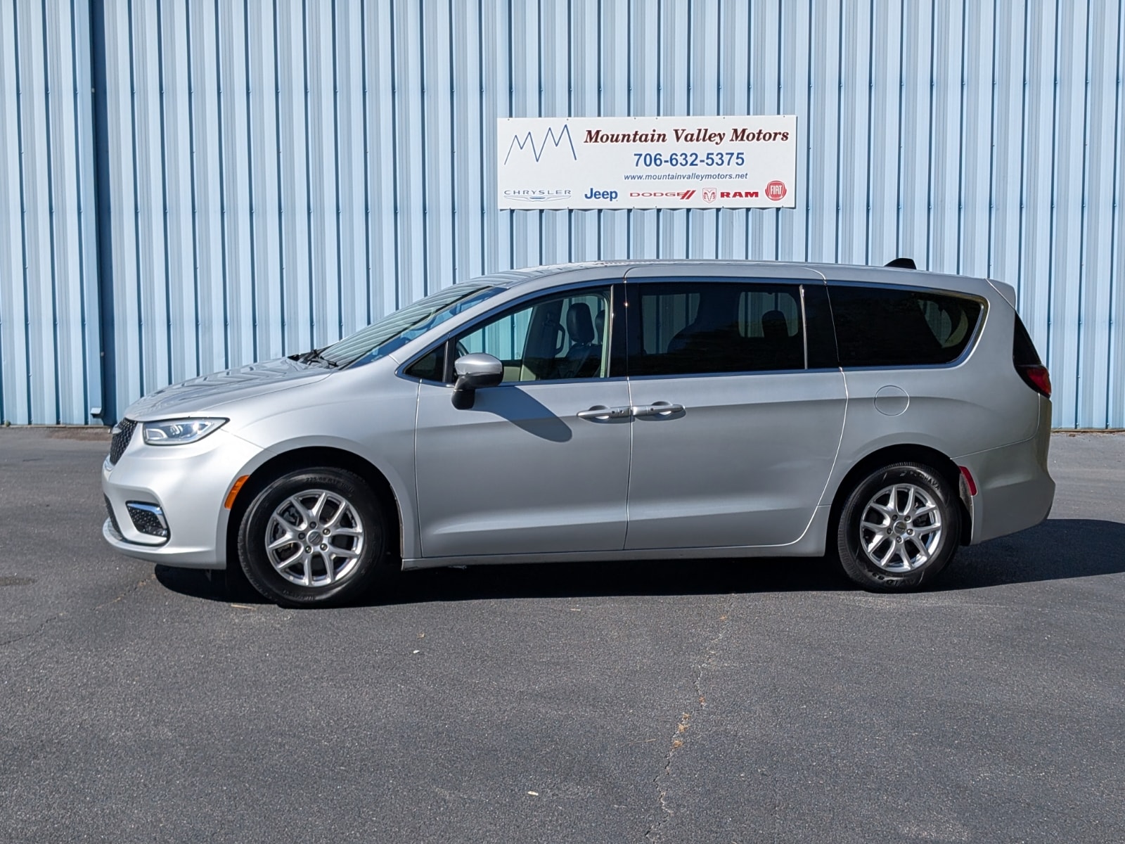 2023 Chrysler Pacifica Touring L