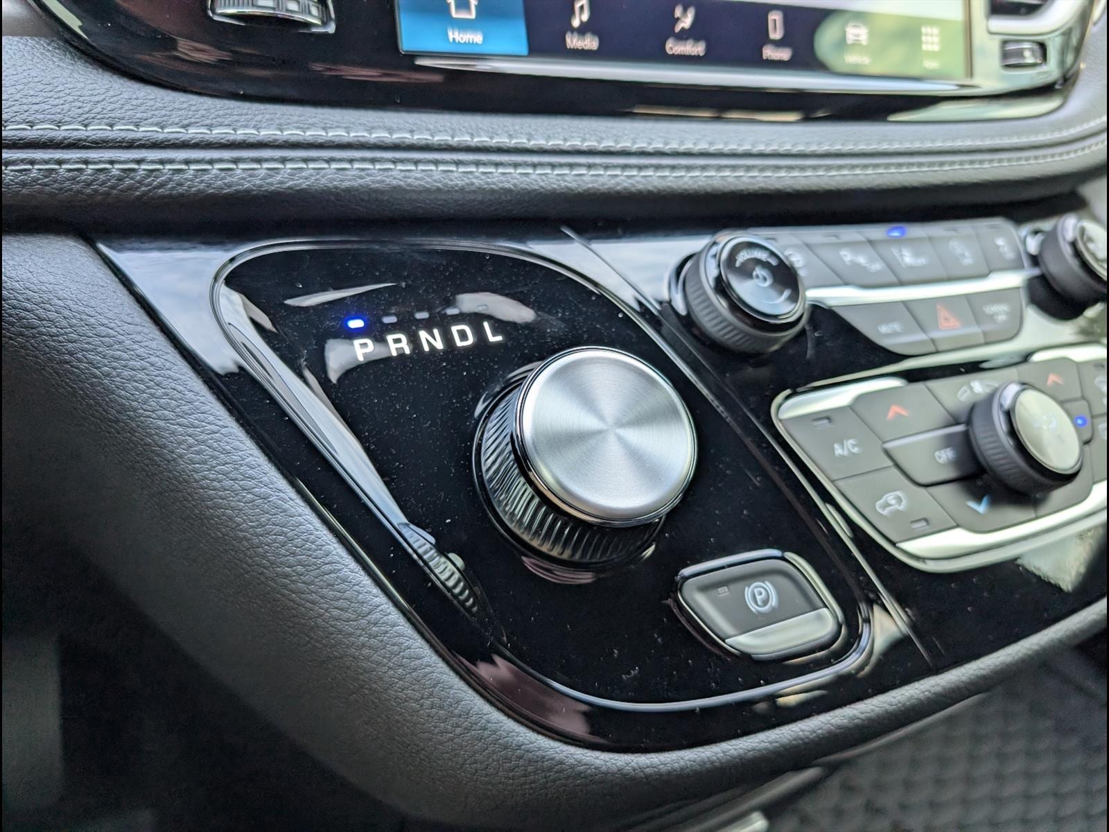 2025 Chrysler Pacifica Select - Photo 17