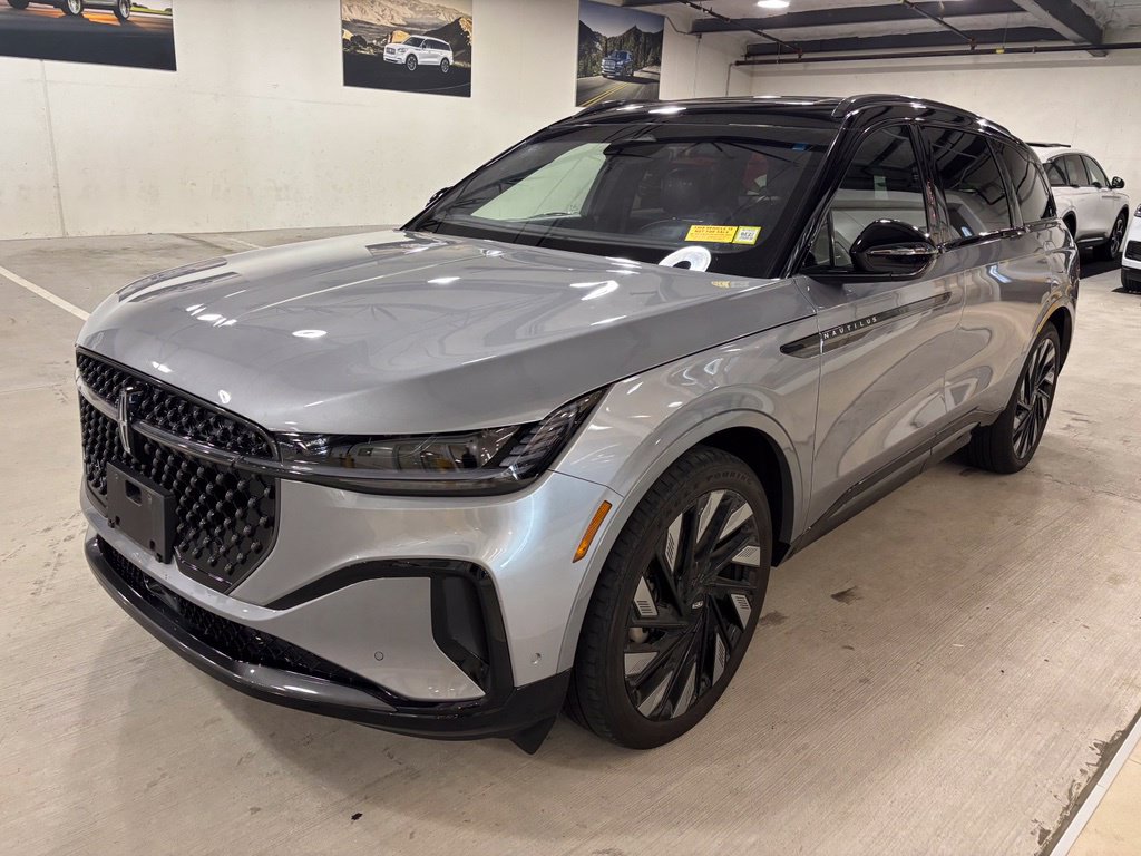 5LMPJ8KA4RJ785560