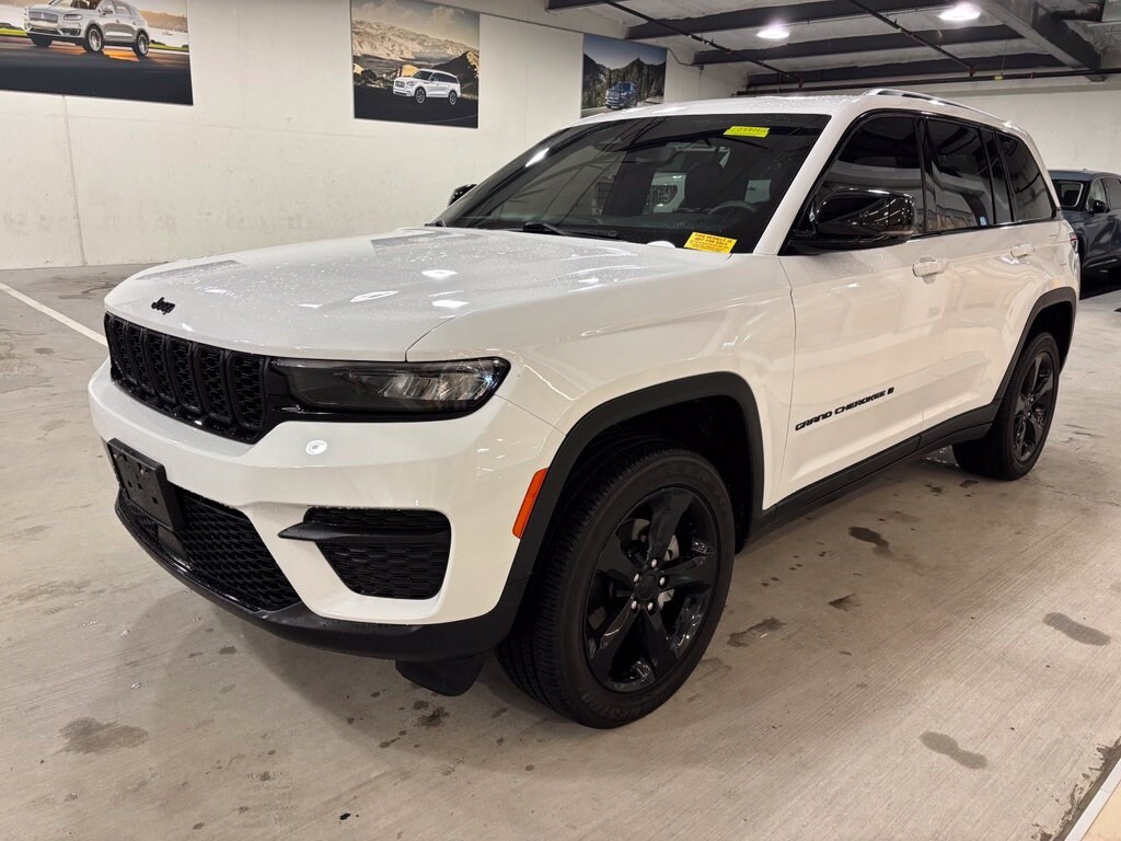 Used 2023 Jeep Grand Cherokee Altitude X SUV