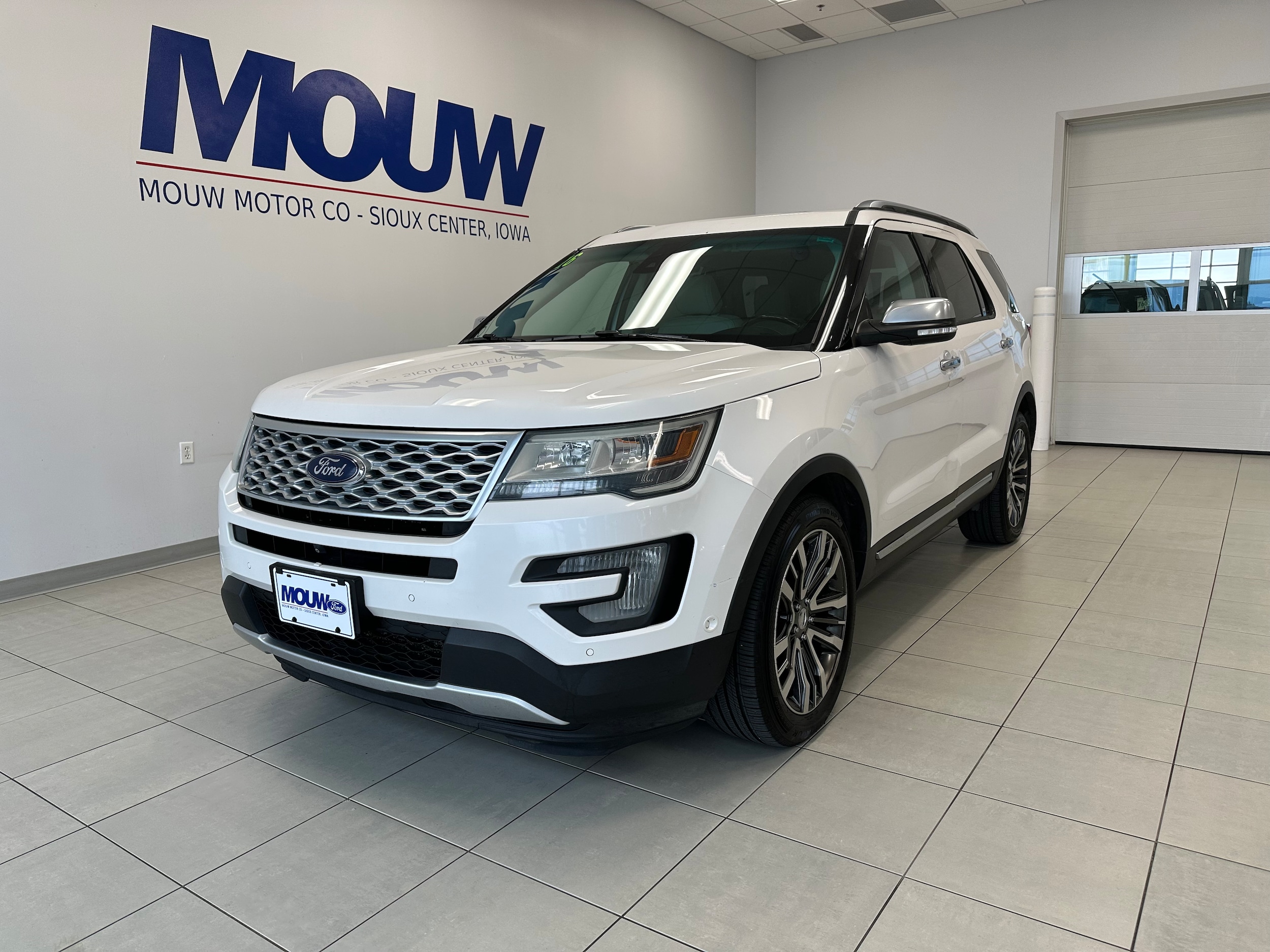 Used 2016 Ford Explorer Platinum with VIN 1FM5K8HT8GGA58786 for sale in Sioux Center, IA
