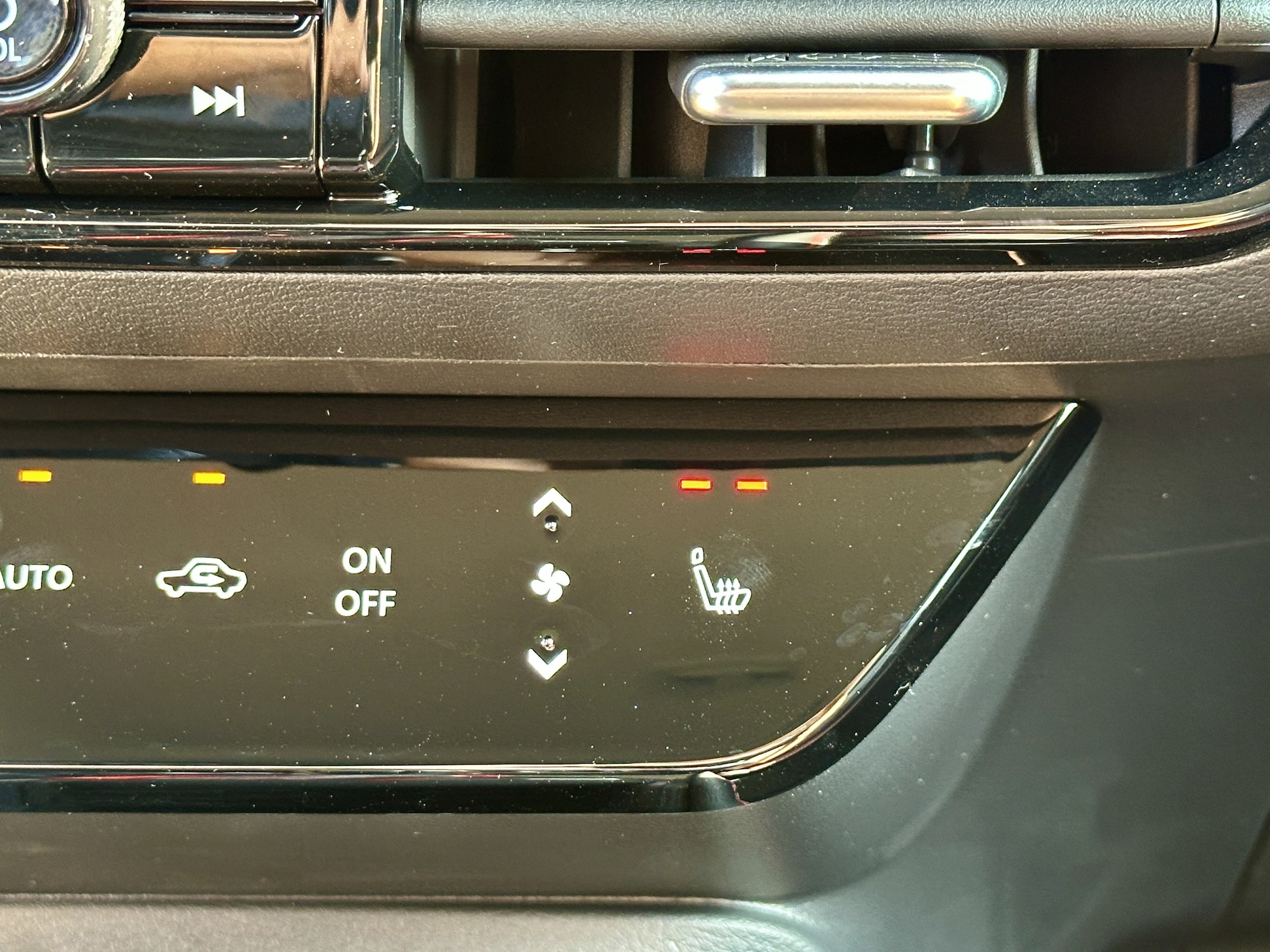 2026 Nissan KICKS SR AWD - Photo 18