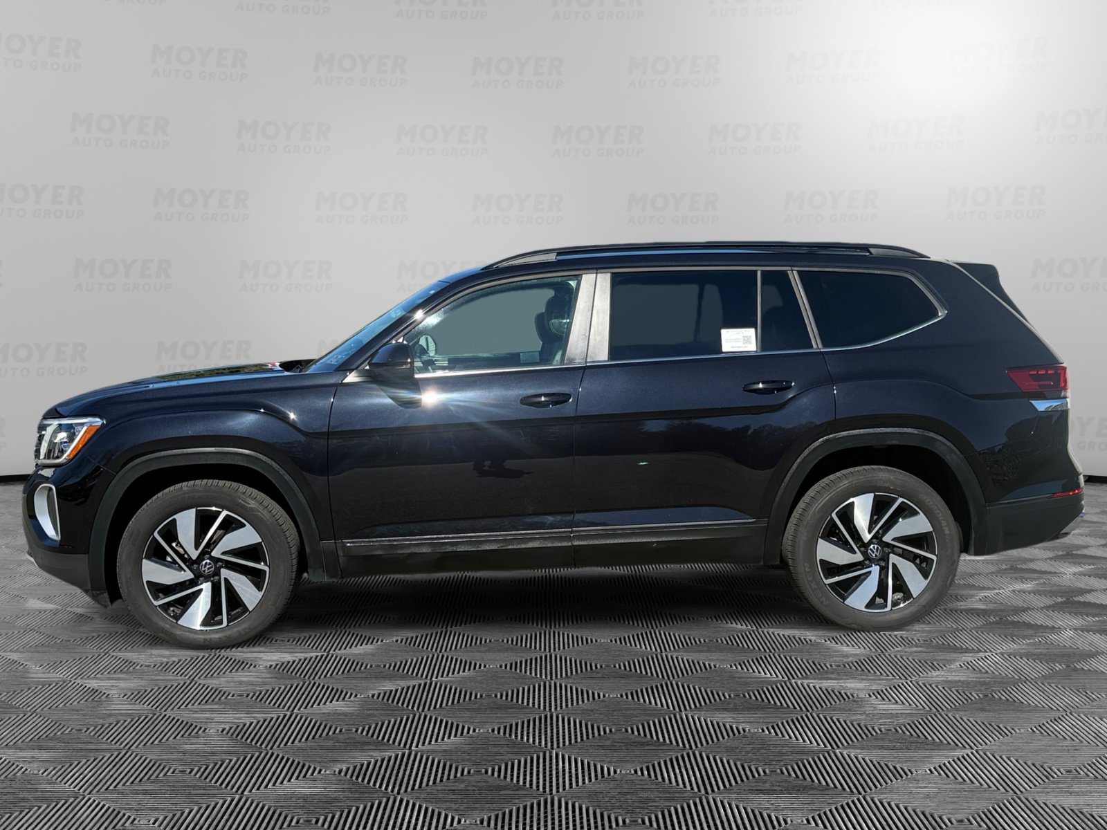 Used 2025 Volkswagen Atlas 2.0T SE w/Technology SUV