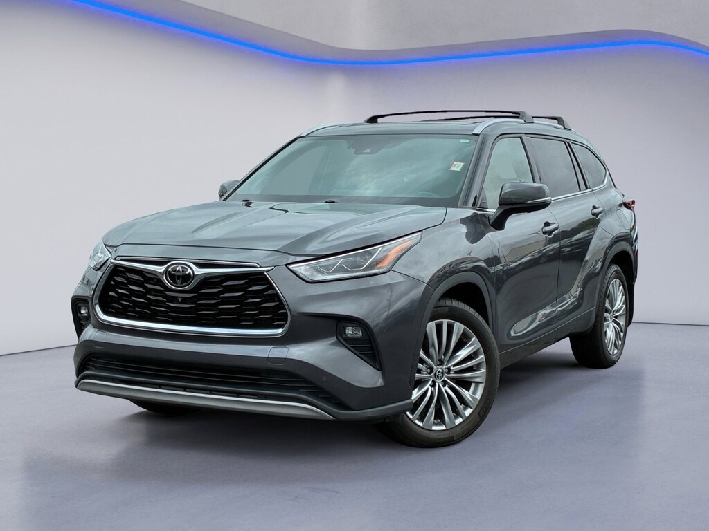 Used 2024 Toyota Highlander Platinum SUV