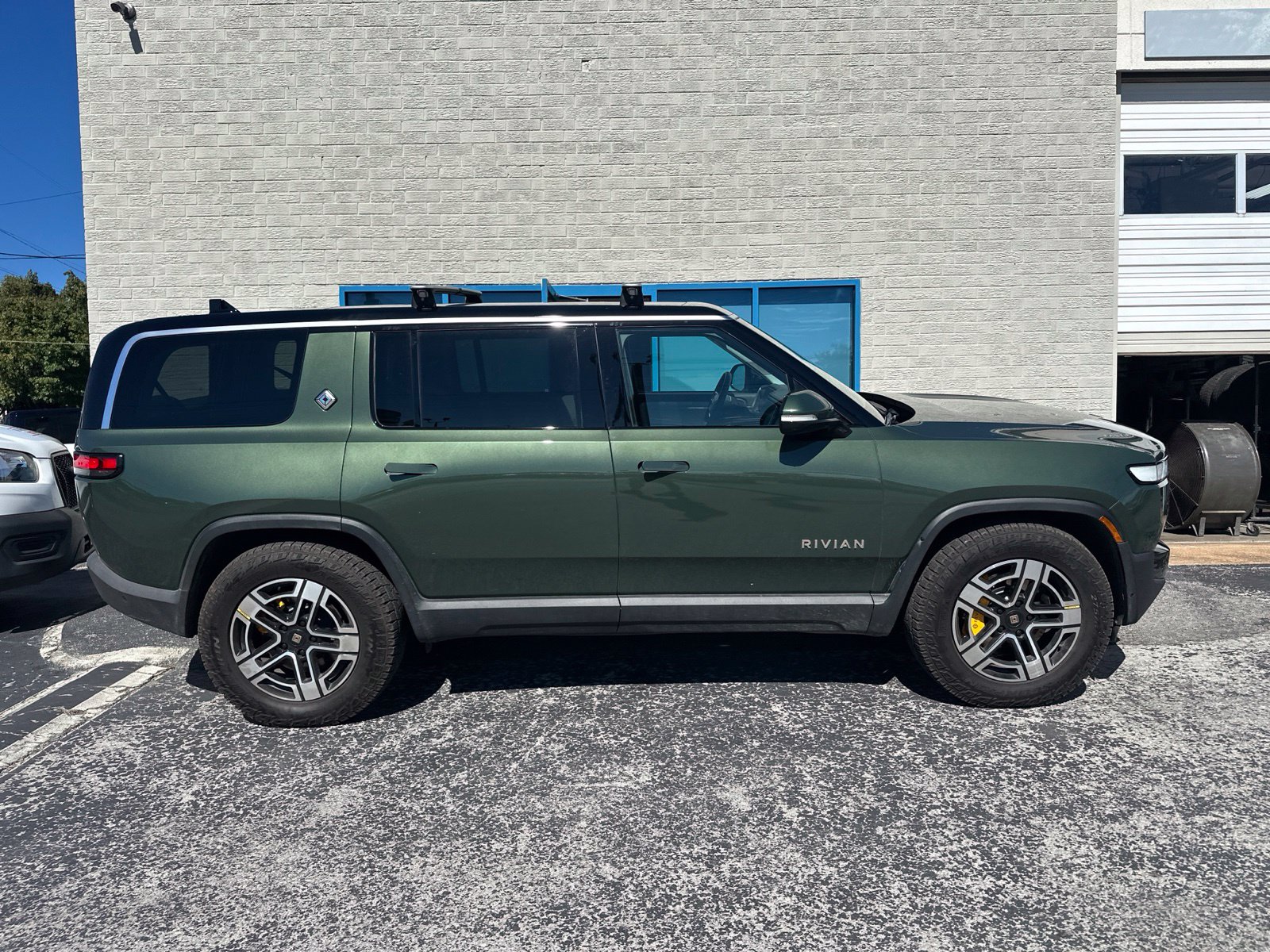 Certified 2023 Rivian R1S Adventure Quad Motor Large Pack SUV