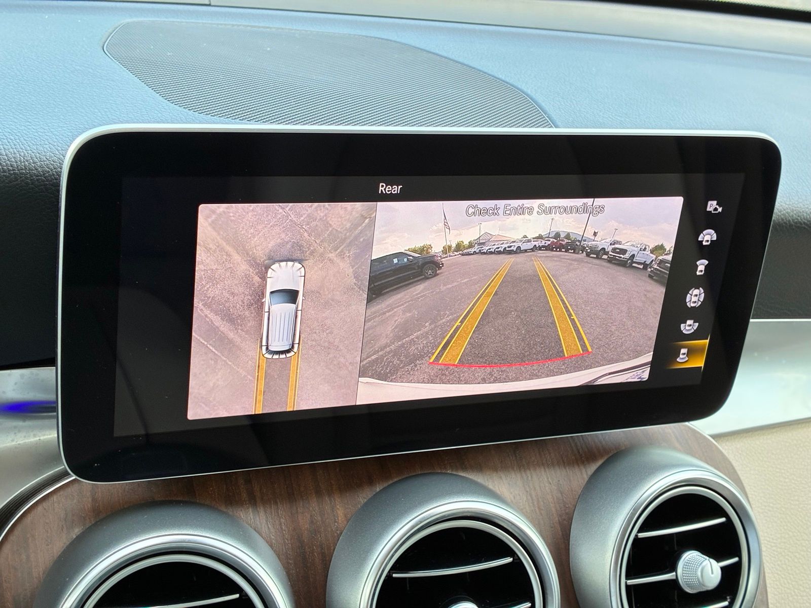 2022 Mercedes-Benz GLC GLC300 - Photo 21