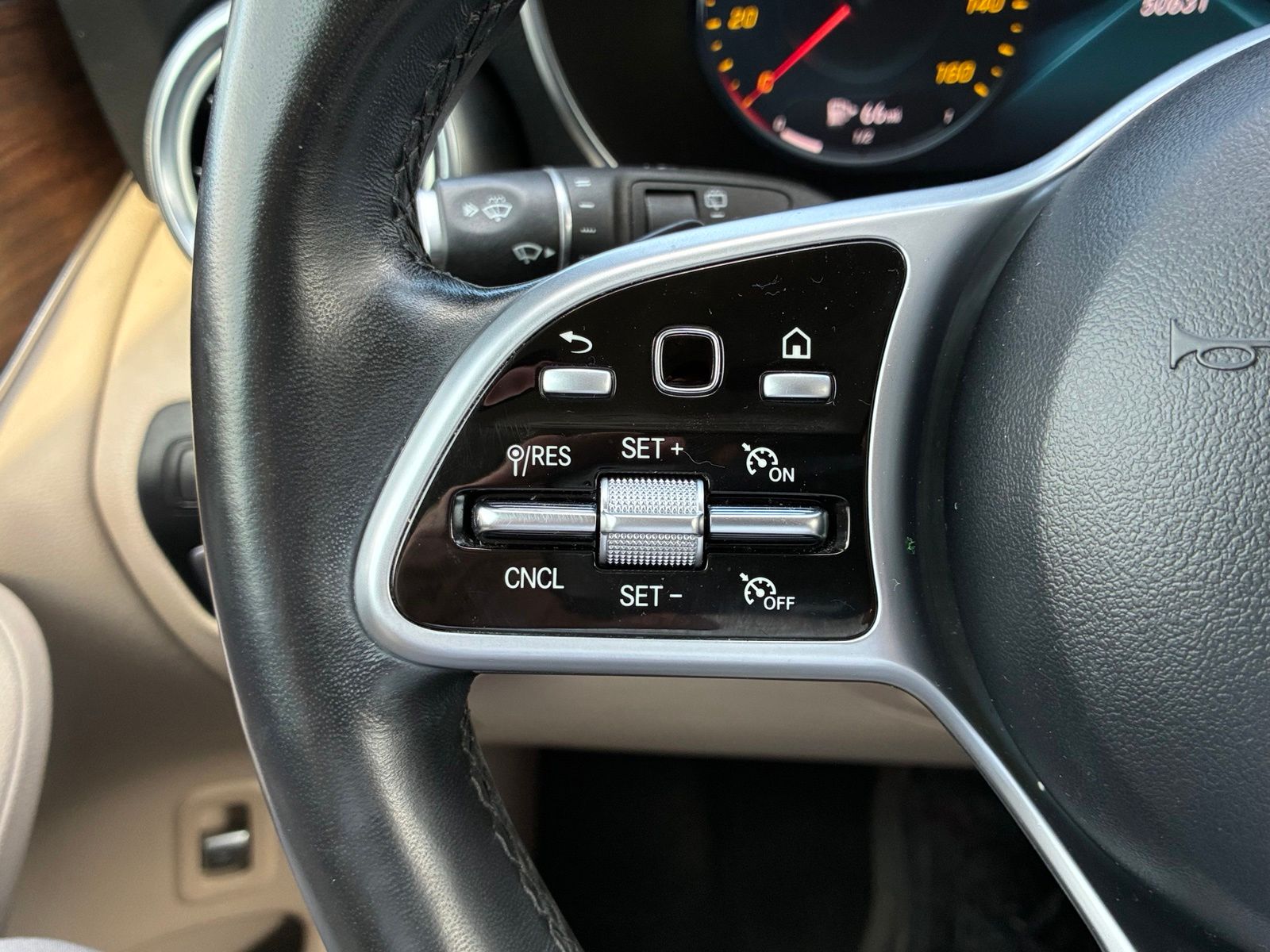 2022 Mercedes-Benz GLC GLC300 - Photo 25
