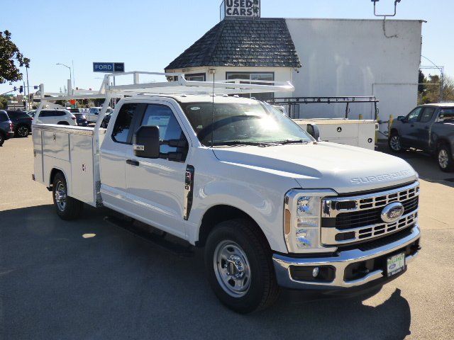 2026 Ford F-350 Super Duty Chassis Cab XL
