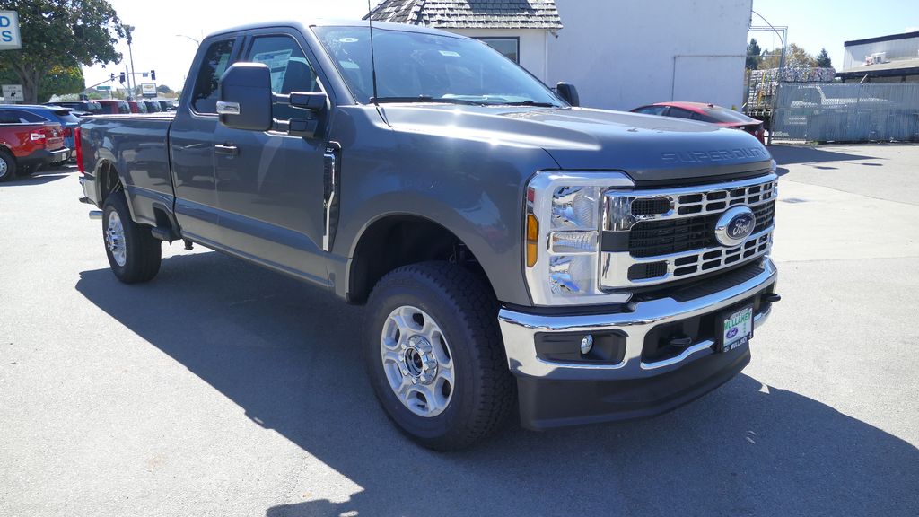 2026 Ford F-350 Super Duty XLT