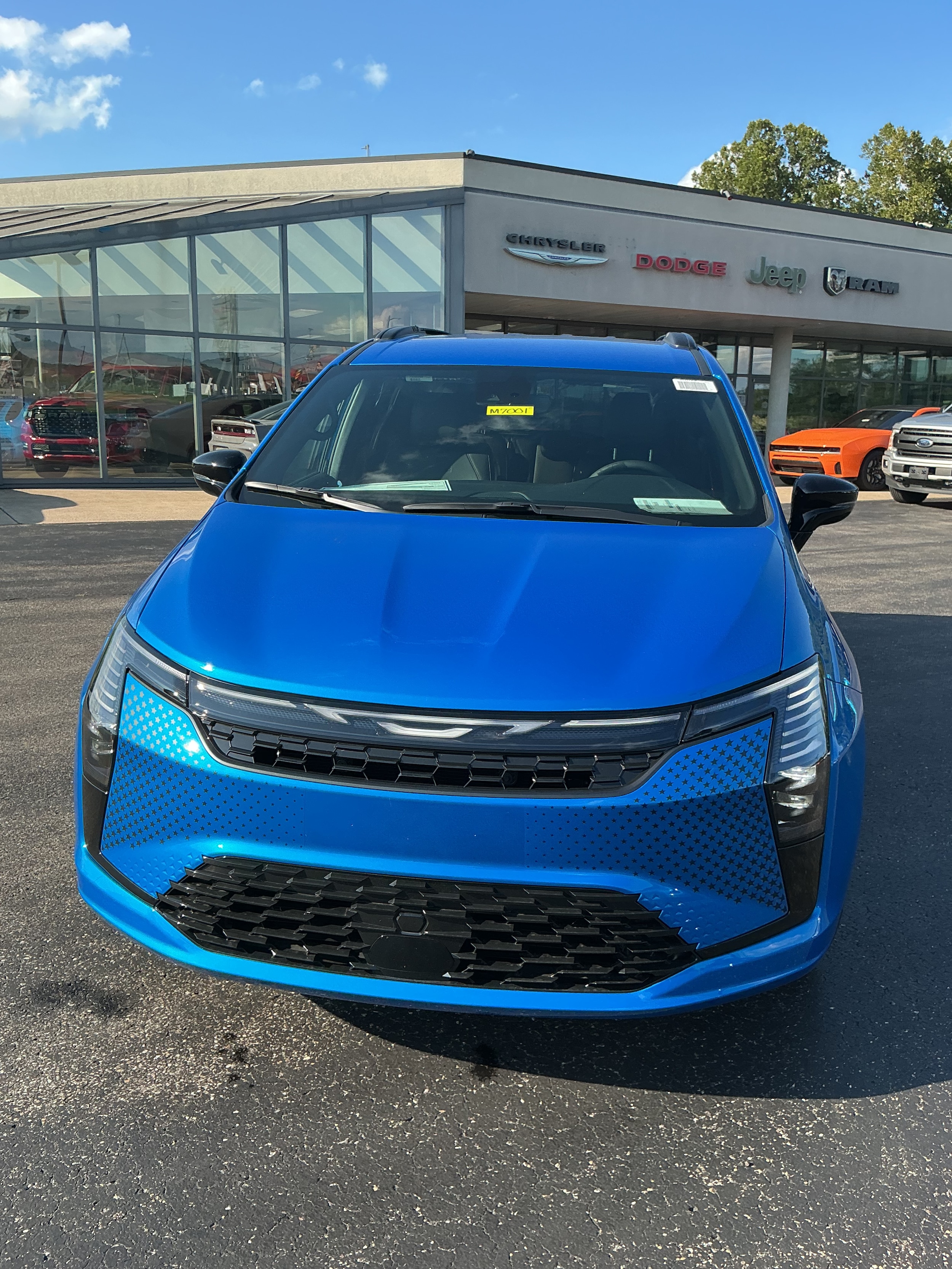 2027 Chrysler Pacifica Select