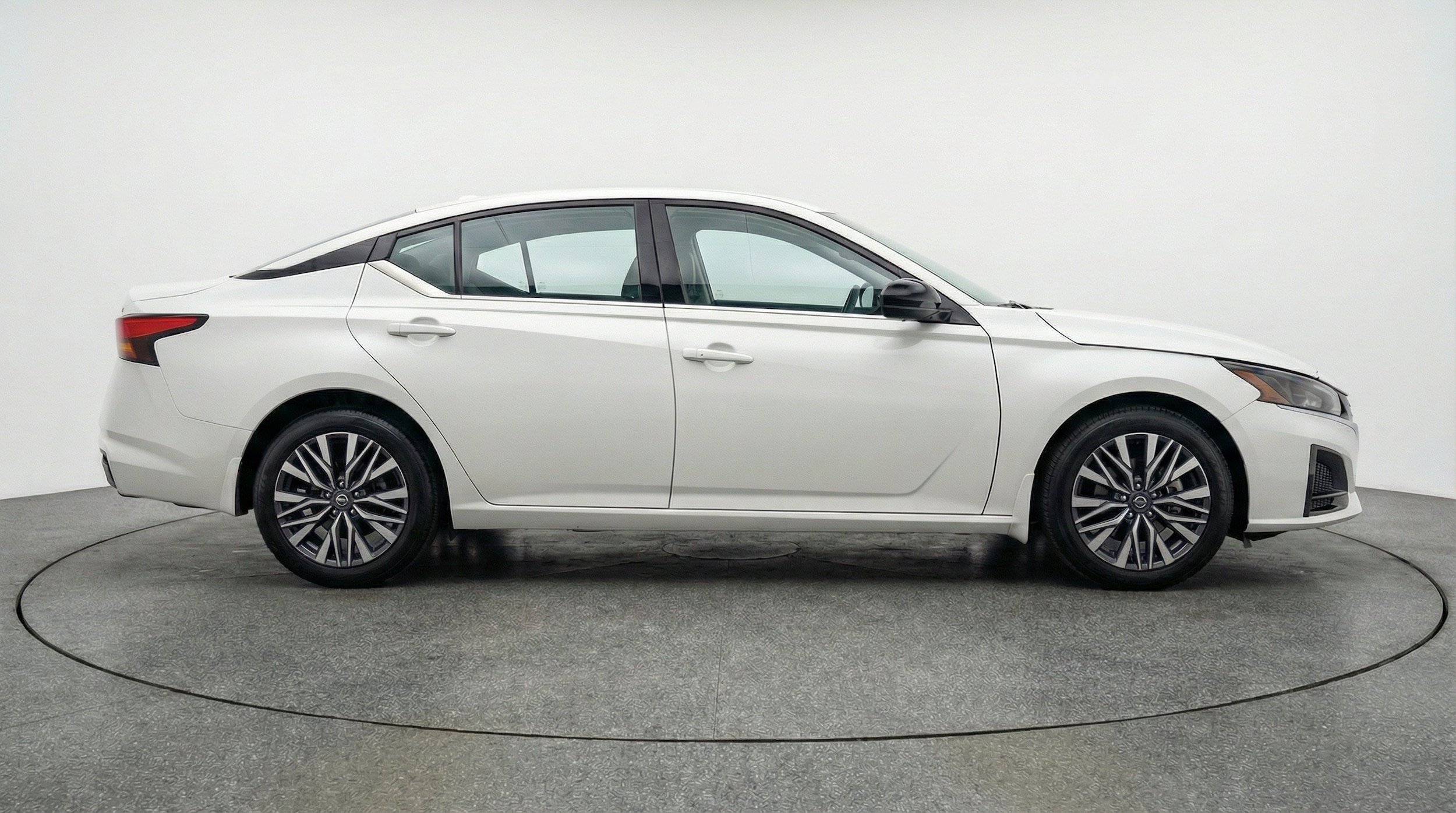 Thumbnail: 2025 Nissan Altima - 10
