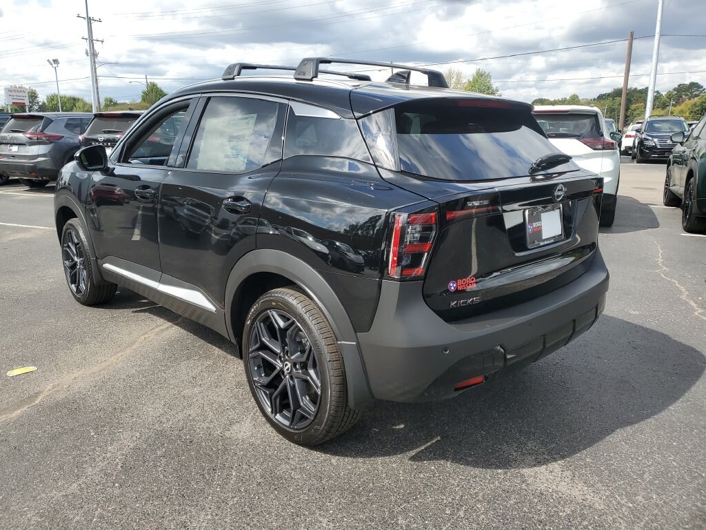 New 2027 Nissan Kicks SR SUV