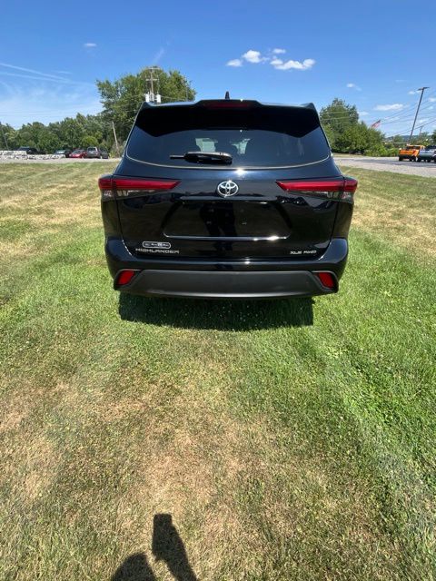 Used 2022 Toyota Highlander XLE SUV