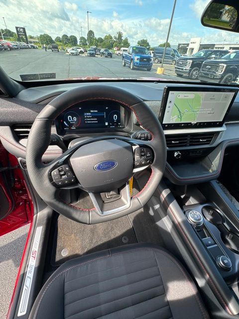 2026 Ford Explorer ST-Line - Photo 14
