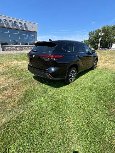 Used 2022 Toyota Highlander XLE SUV