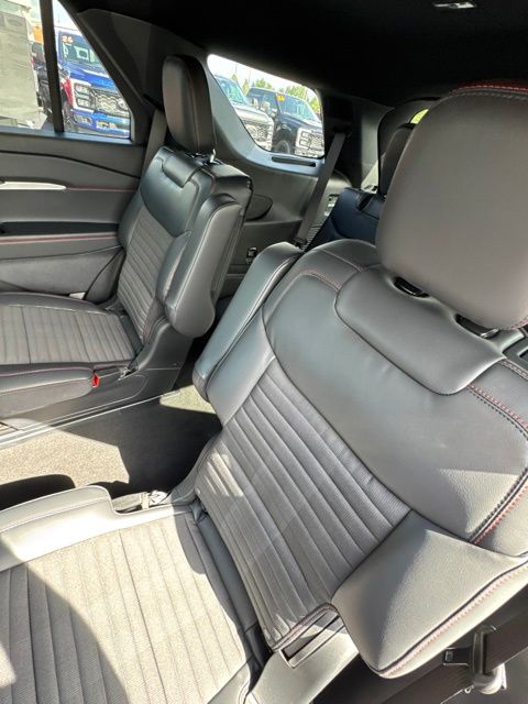2026 Ford Explorer ST-Line - Photo 28