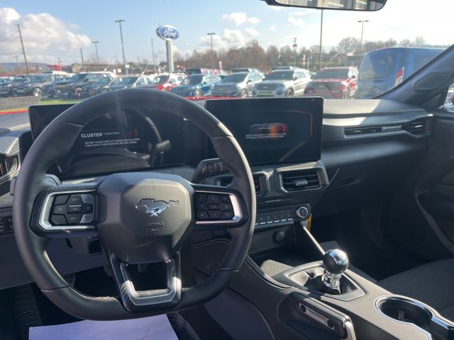 2026 Ford Mustang GT Fastback - Photo 16