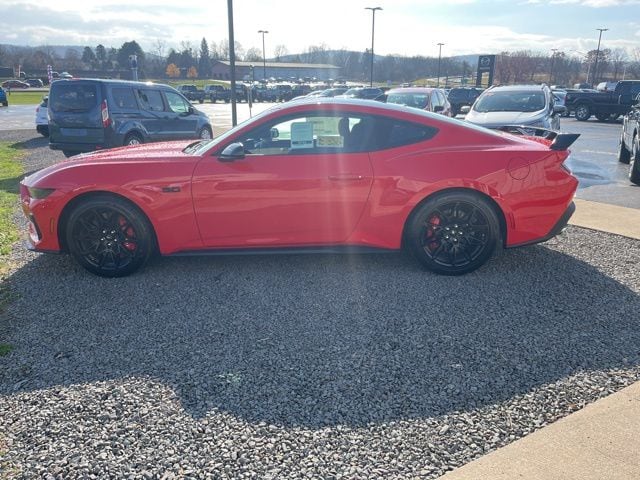 2026 Ford Mustang GT Fastback - Photo 8