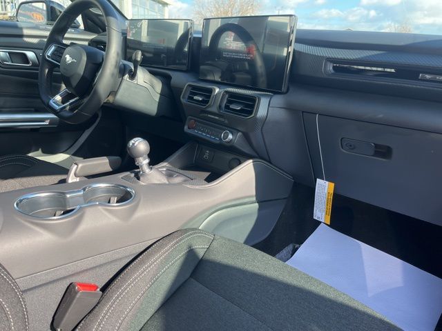 2026 Ford Mustang GT Fastback - Photo 23