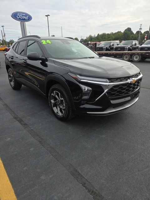 Used 2024 Chevrolet Trax LT SUV