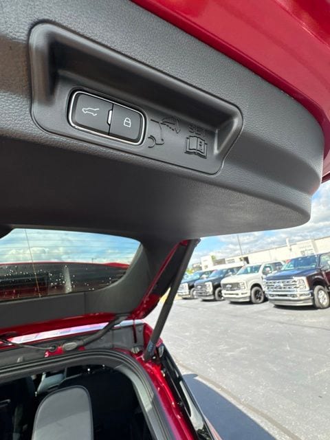 2026 Ford Explorer ST-Line - Photo 27