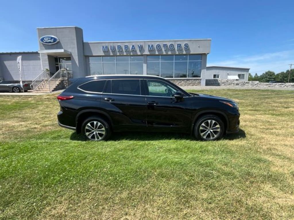 Used 2022 Toyota Highlander XLE SUV