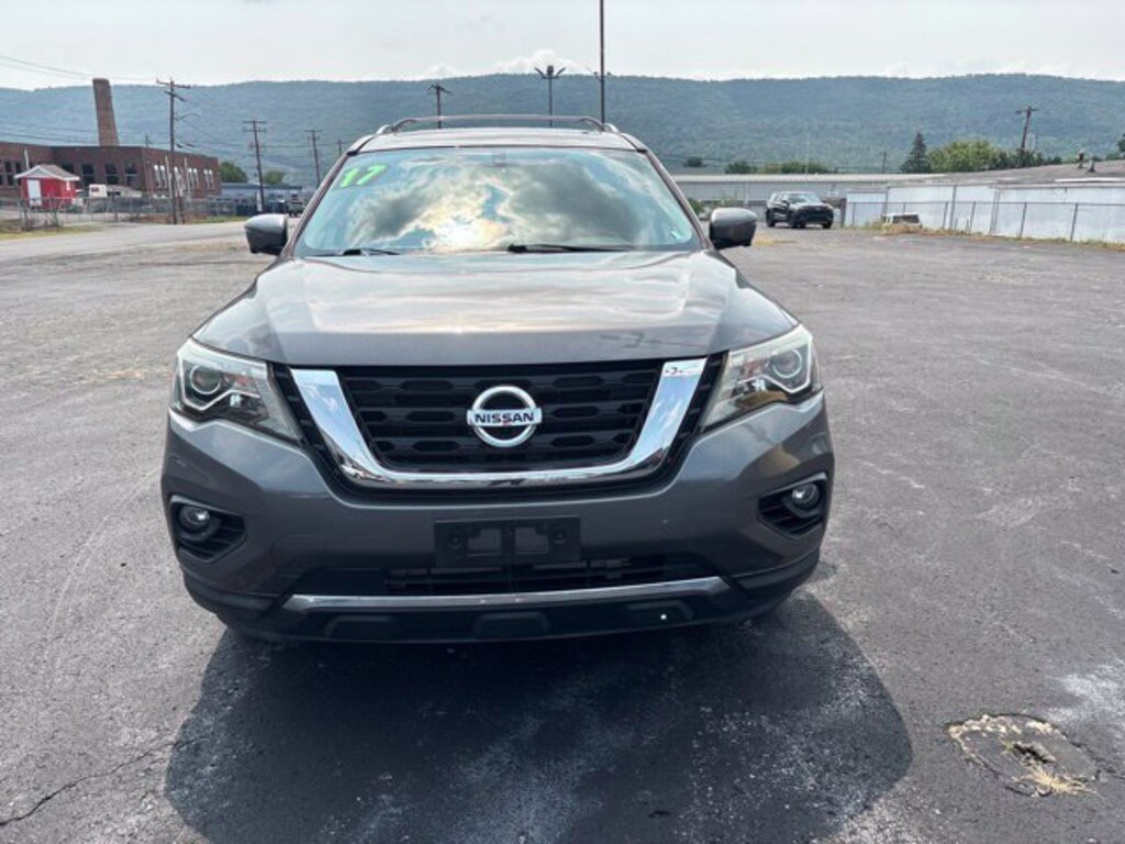 Used 2017 Nissan Pathfinder SL SUV