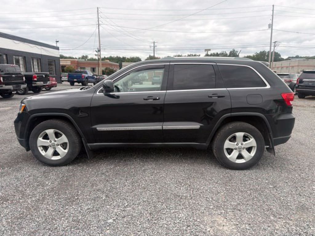 Used 2012 Jeep Grand Cherokee Laredo SUV