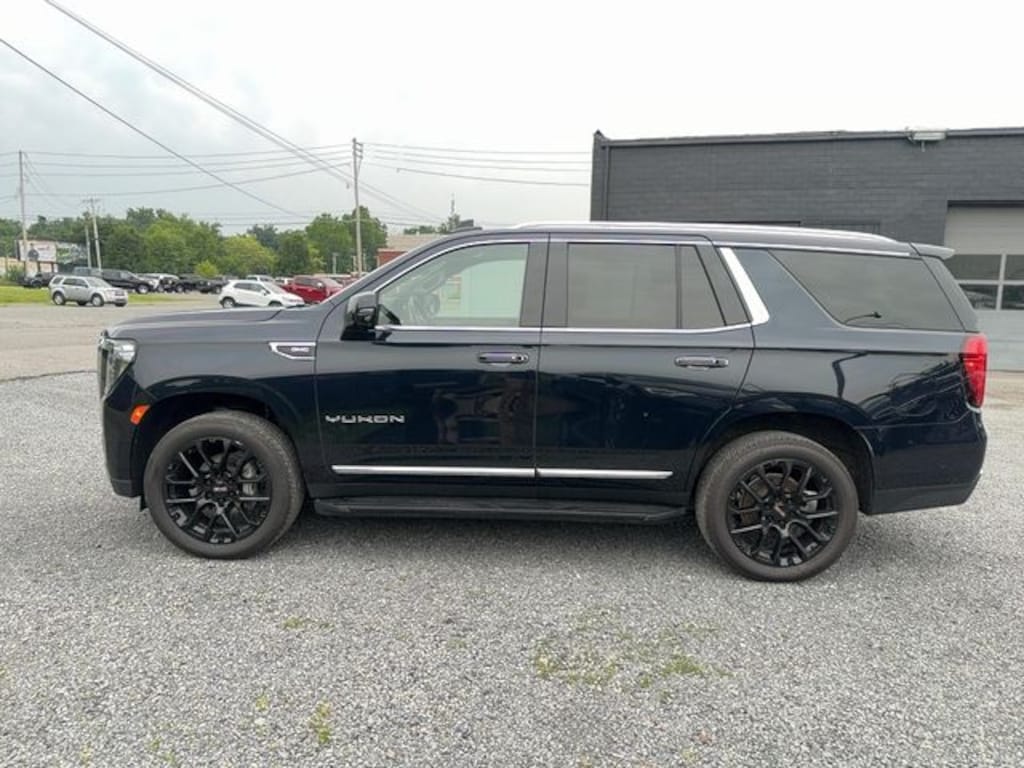 Used 2022 GMC Yukon SLT SUV