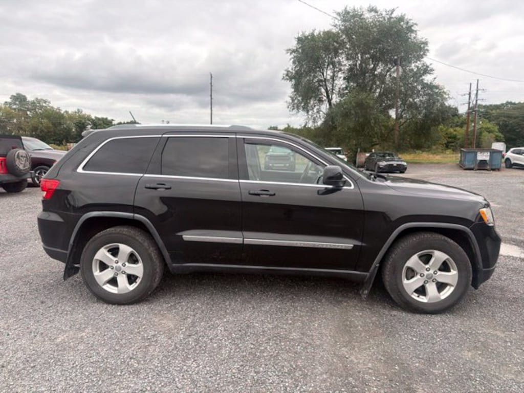 Used 2012 Jeep Grand Cherokee Laredo SUV