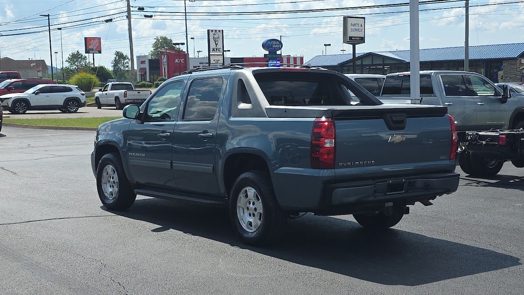 Used 2011 Chevrolet Avalanche LS Crew Cab