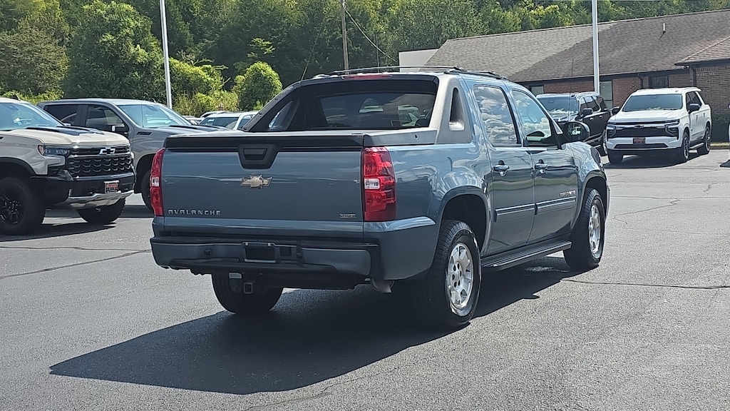 Used 2011 Chevrolet Avalanche LS Crew Cab